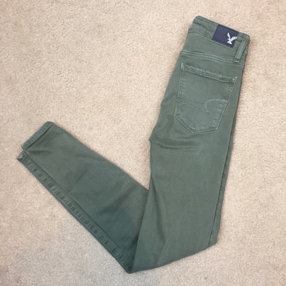 American Eagle Outfitters Denim - American eagle 00 army green jeggings Like New